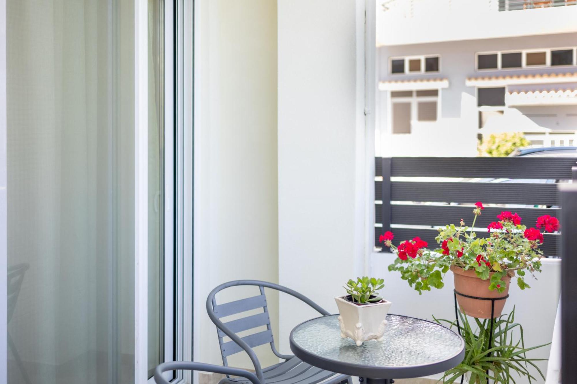 Pagani Urban - Premium Private Apartment Каламата Экстерьер фото