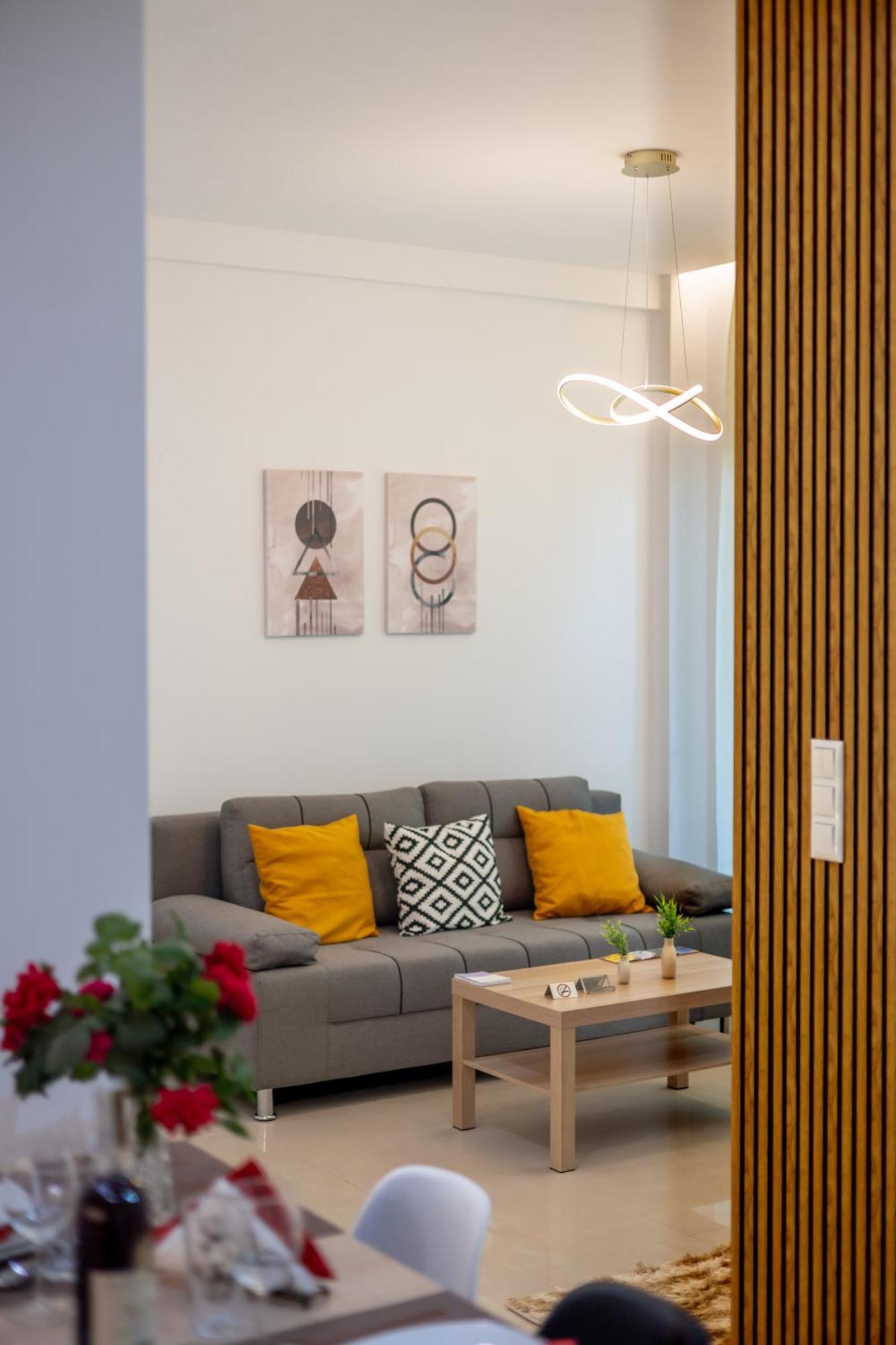 Pagani Urban - Premium Private Apartment Каламата Экстерьер фото