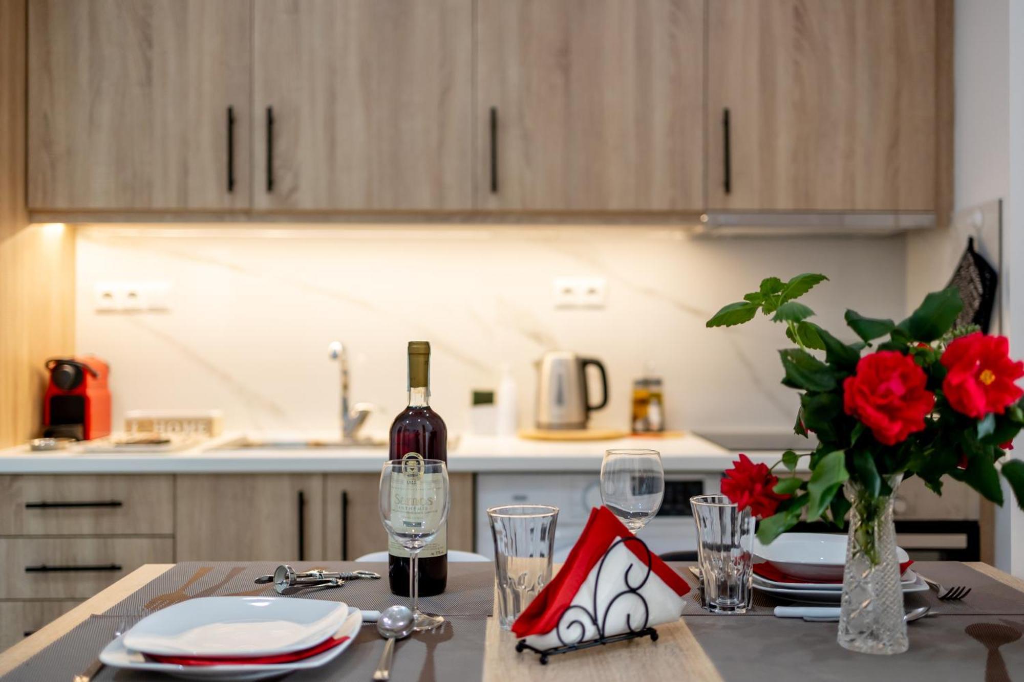 Pagani Urban - Premium Private Apartment Каламата Экстерьер фото
